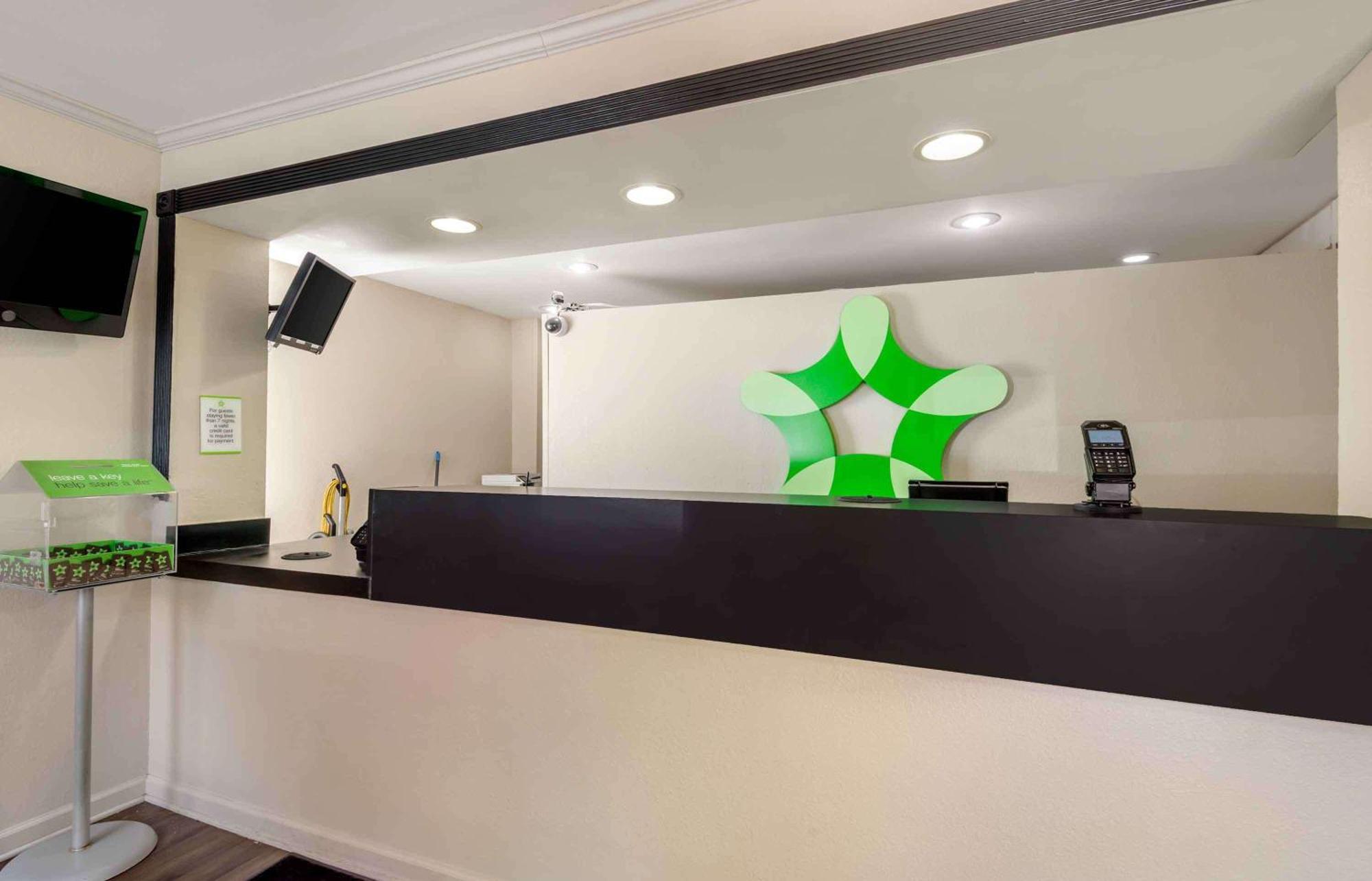 Extended Stay America Select Suites - Charlotte - Tyvola Rd - Executive Park Eksteriør billede