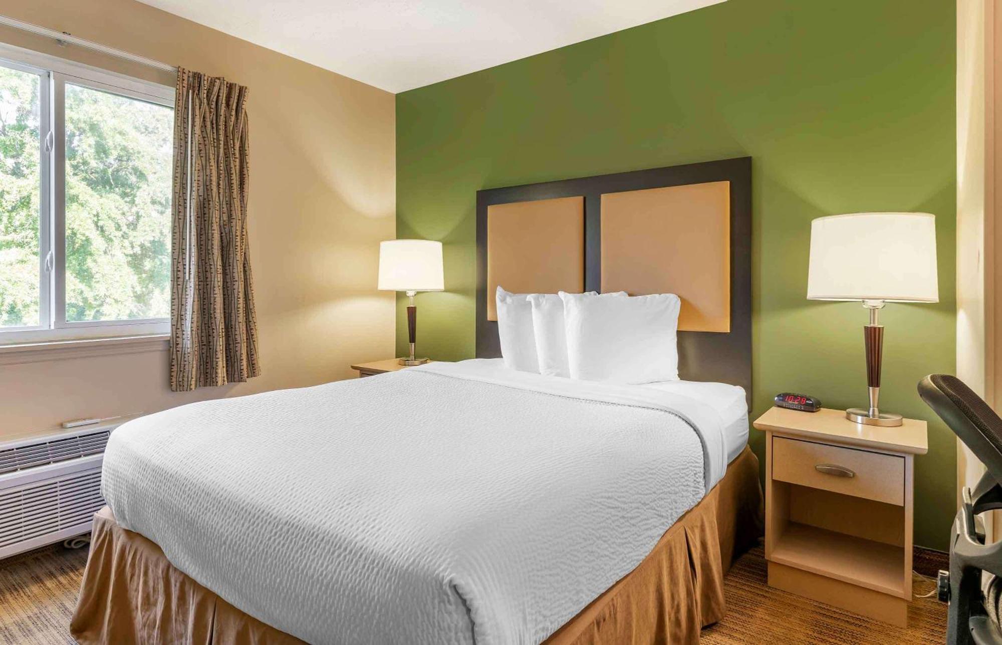 Extended Stay America Select Suites - Charlotte - Tyvola Rd - Executive Park Eksteriør billede