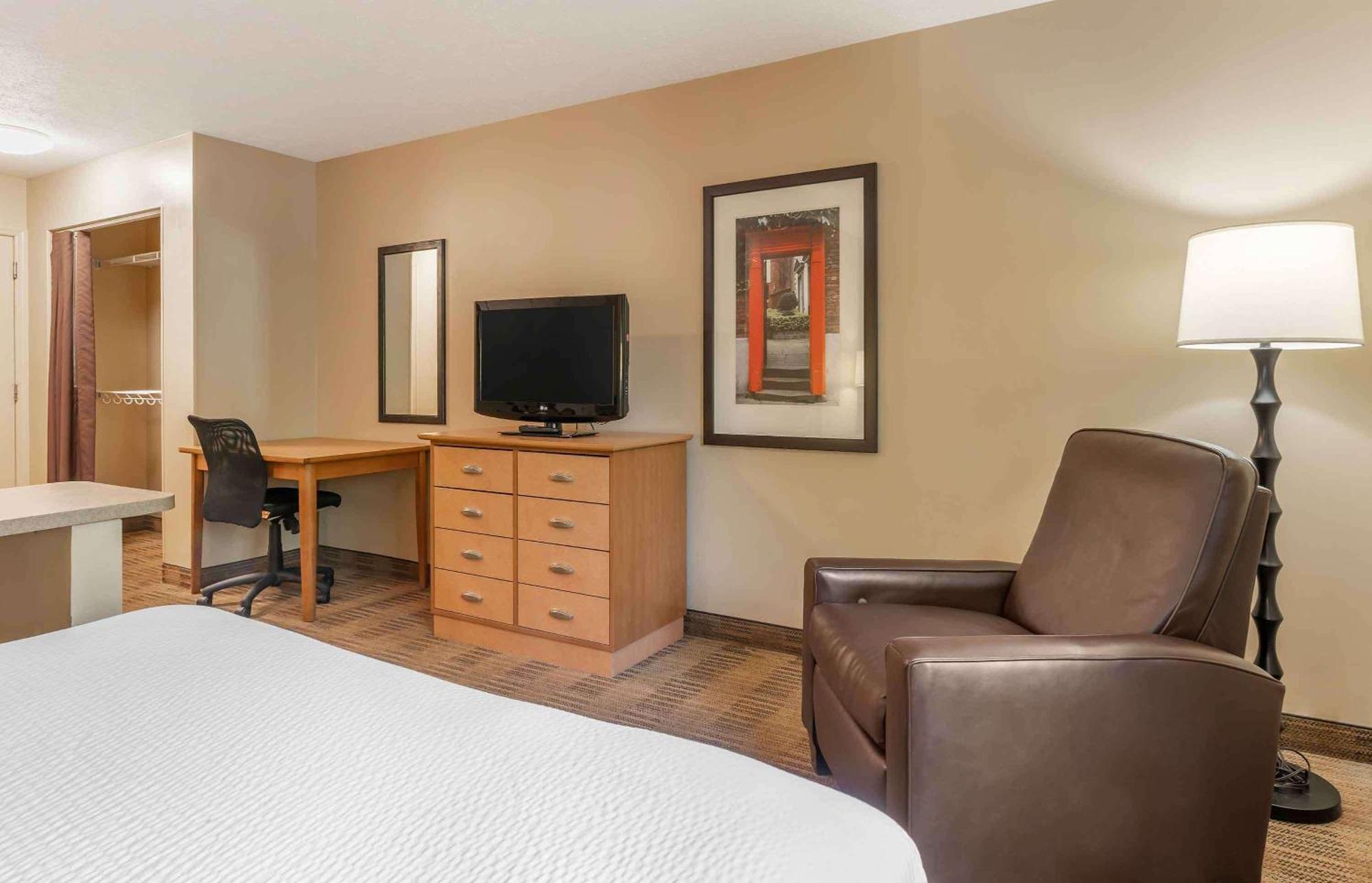 Extended Stay America Select Suites - Charlotte - Tyvola Rd - Executive Park Eksteriør billede