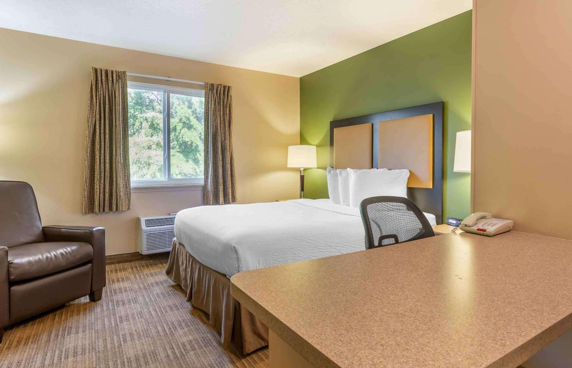 Extended Stay America Select Suites - Charlotte - Tyvola Rd - Executive Park Eksteriør billede