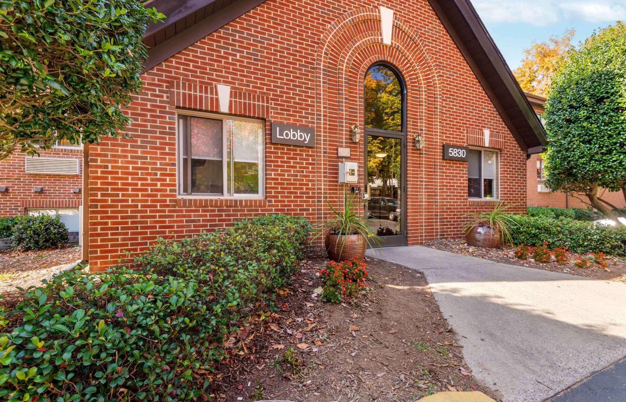 Extended Stay America Select Suites - Charlotte - Tyvola Rd - Executive Park Eksteriør billede