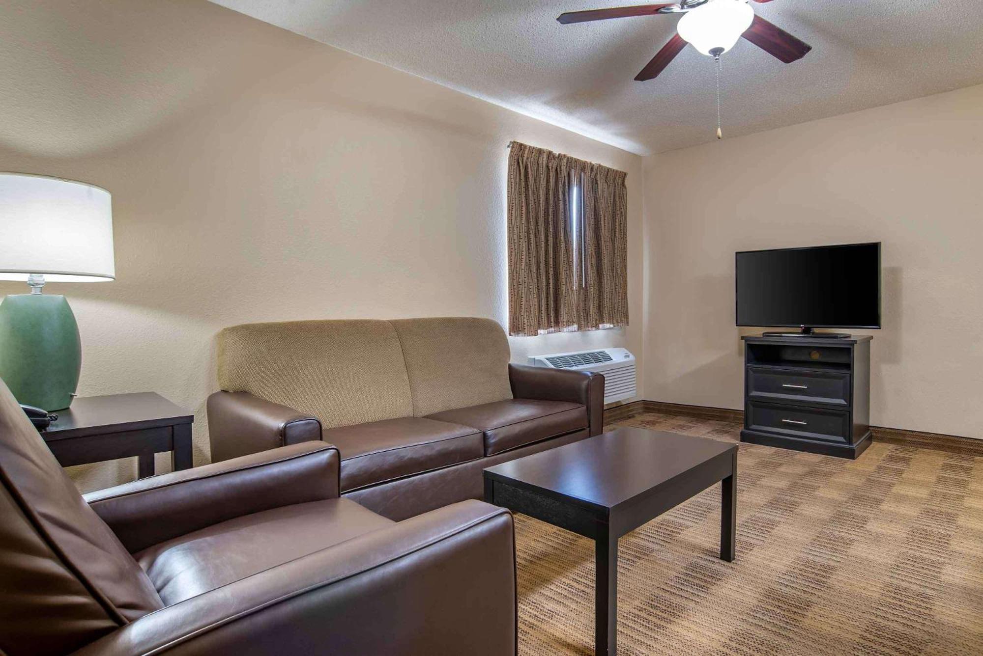 Extended Stay America Select Suites - Charlotte - Tyvola Rd - Executive Park Eksteriør billede