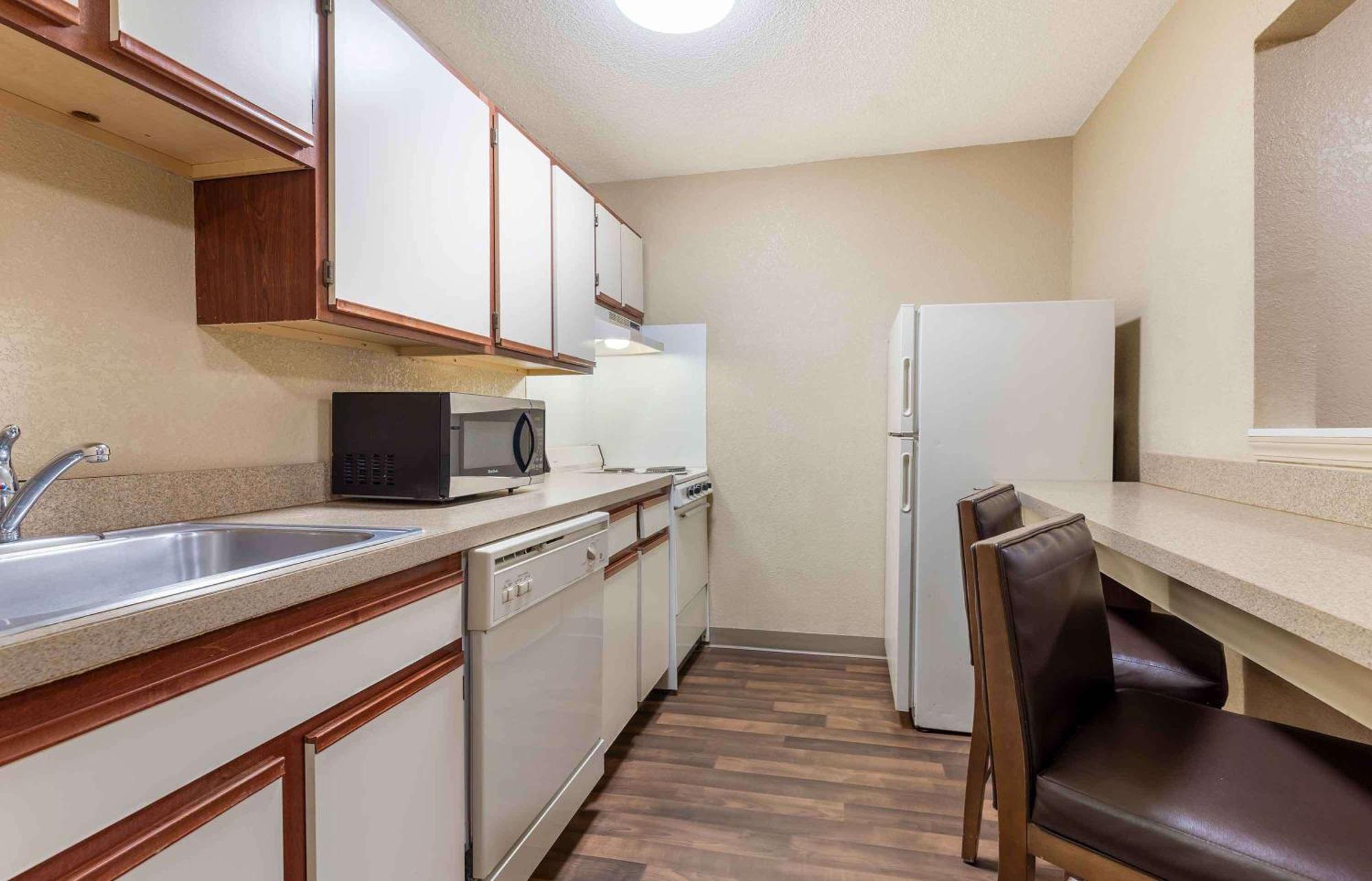 Extended Stay America Select Suites - Charlotte - Tyvola Rd - Executive Park Eksteriør billede