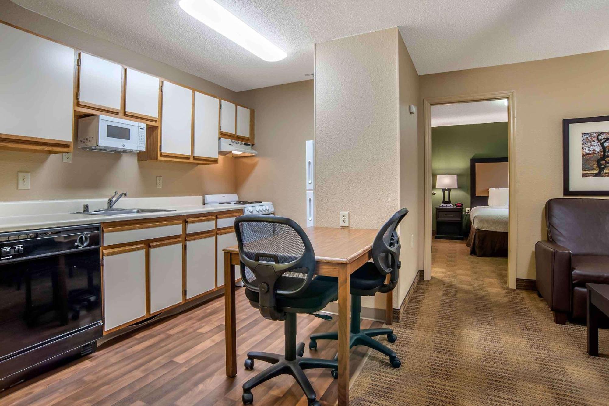 Extended Stay America Select Suites - Charlotte - Tyvola Rd - Executive Park Eksteriør billede