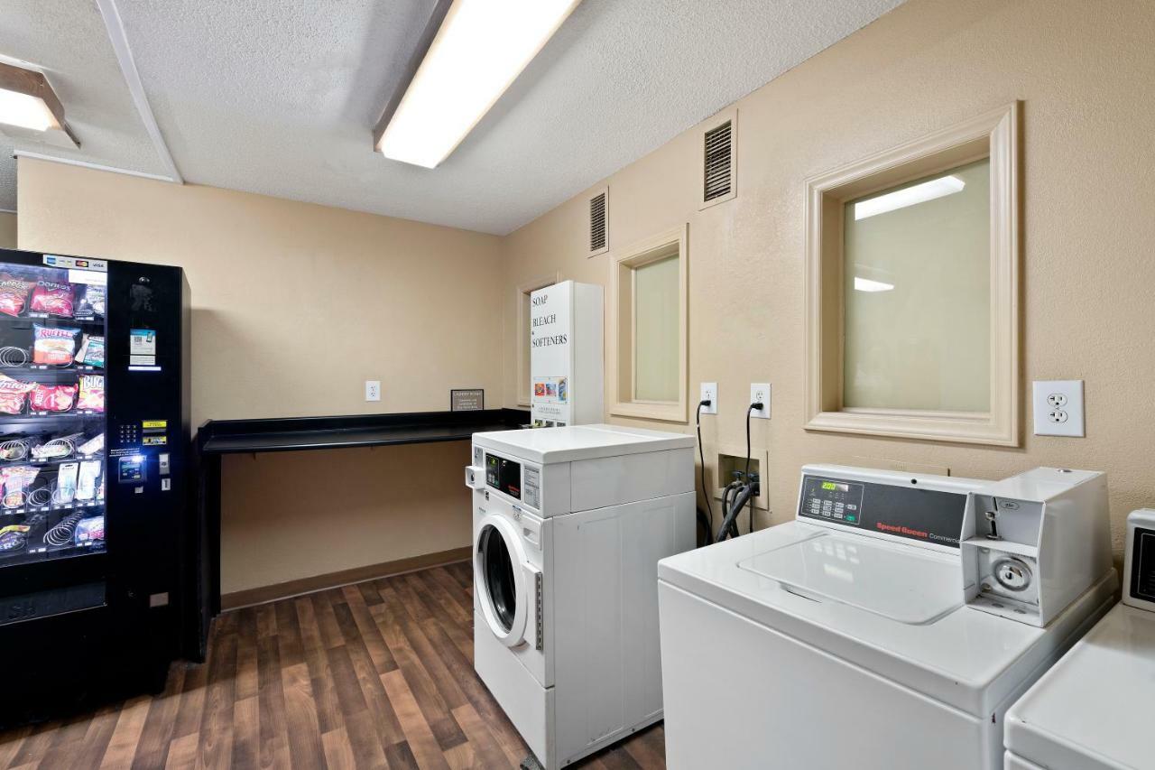 Extended Stay America Select Suites - Charlotte - Tyvola Rd - Executive Park Eksteriør billede